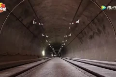 画啦啦5-7岁儿童创意美术课：36节趣味绘画手工课