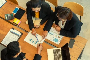 职场掘金课：搞懂升职、心态、情商与管理，你也能在职场开挂！