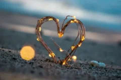 《两性关系指南》：男女交往最舒服模式解析