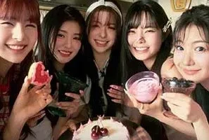 FIFTY FIFTY《Love Tune》[无损FLAC/MP3/177MB]