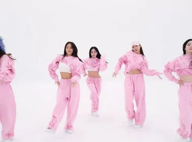 TWICE《Strategy(Bugs! 4K)》[高清4K/2160P/MP4/2.3GB]