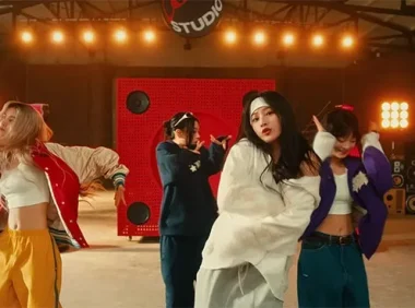 NewJeans《How Sweet》[高清4K/2160P/MP4/1.75GB]