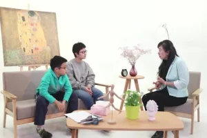 家庭教育指导师必修课：从敏感期捕捉到校园霸凌预防