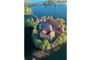 极简风景绘画课：新手快速掌握风景画技巧